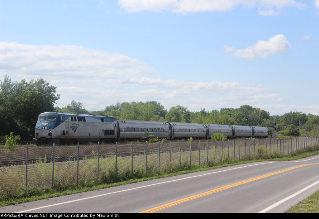 Amtrak 64 "Maple Leaf"